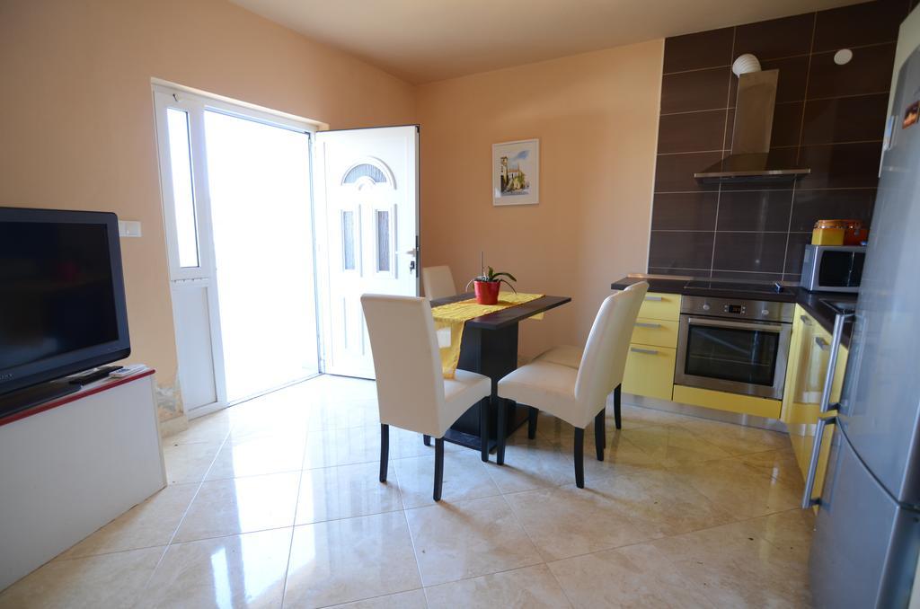 Apartment Emi Sukošan Zewnętrze zdjęcie